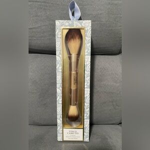 Vince Camuto Luxury Cream & Powder Duo Face Brush Gold NEW